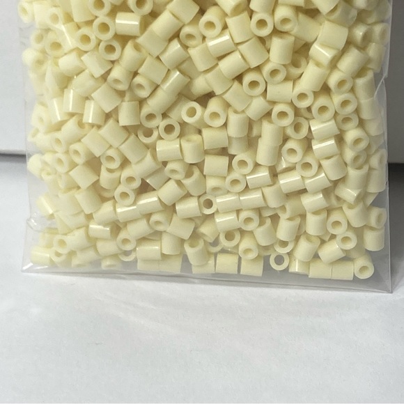 Perler Creme Mini Beads 15 Packs (2000 Beads per Pack) Small Cream Craft - Picture 9 of 16